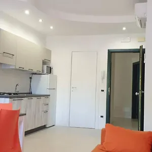 appartamento-nuovo-centralissimo-150-mt-dal-mare.hotelinveneto.com/